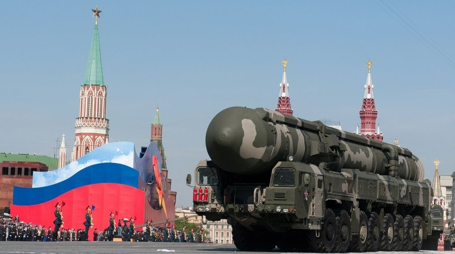 Jaderné zbraně má jen hrstka zemí. Drtivou většinu hlavic vlastní dva státy