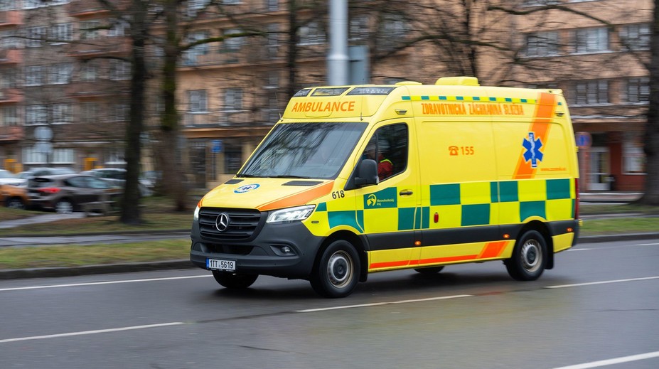 Dívka zkolabovala cestou do školy. Zachránily ji kuchařky