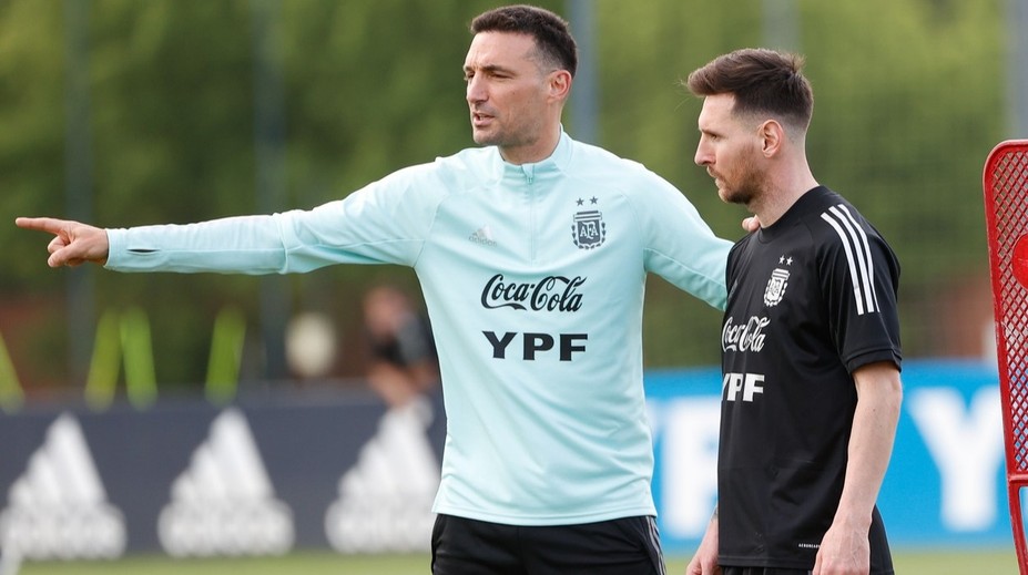 Fotbal a politiku míchat nebudu. Musíme mít respekt, říká před utkáním s Anglií Scaloni