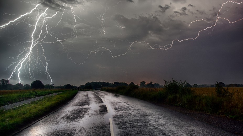 Na Evropu míří silná bouře. Může způsobit i povodně, varují meteorologové