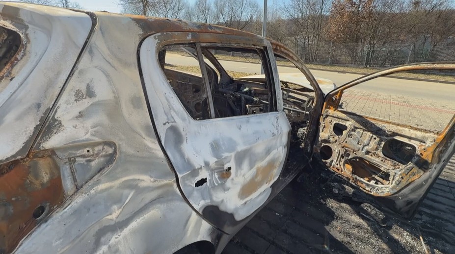 Zapálili auto opozičního zastupitele: Radnice vypsala odměnu za dopadení