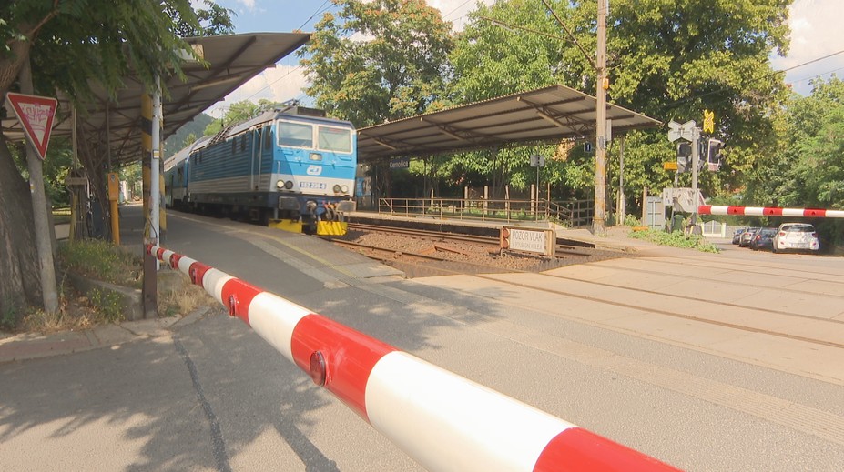 Obce na Berounsku tlačí na výstavbu tunelu. Má ulevit přetížené trati
