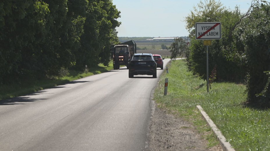 Některým silnicím chybí vodorovné značení. Je to nebezpečné, varuje expert