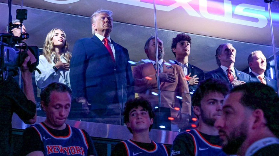 Trumpa na finále NBA vybučeli. Svému týmu přinesl smůlu
