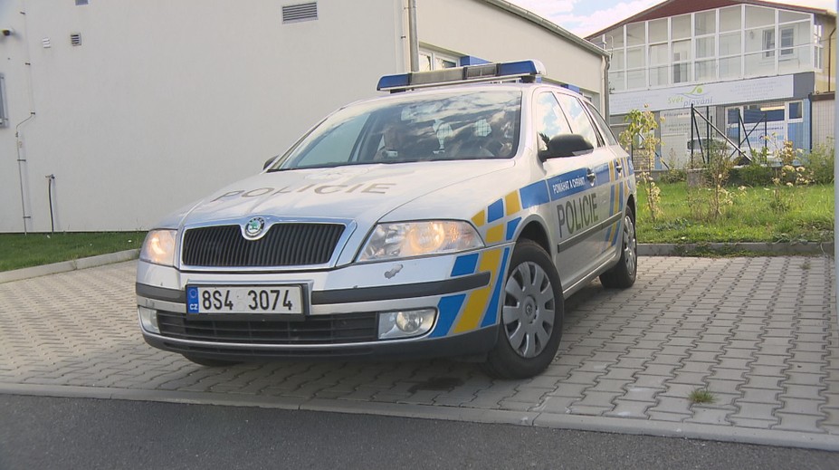 Policie dopadla podezřelého z vraždy izraelského podnikatele. Šíří se spekulace