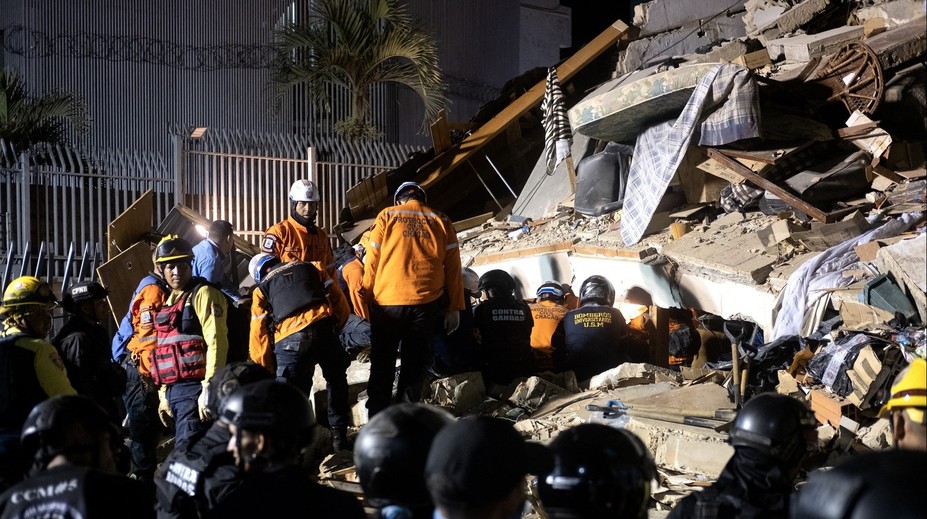 Venezuelu zasáhlo ničivé zemětřesení. Mrtvých může být až 10 tisíc