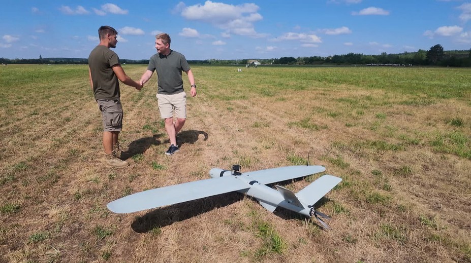 Od výroby až po let. Reportér TV Nova si vyzkoušel svět specializovaných dronů