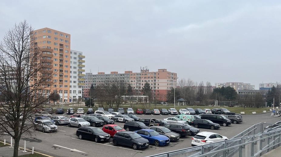 Lidé se bouří proti masivní výstavbě. Na náměstí jim mají vyrůst věžová monstra