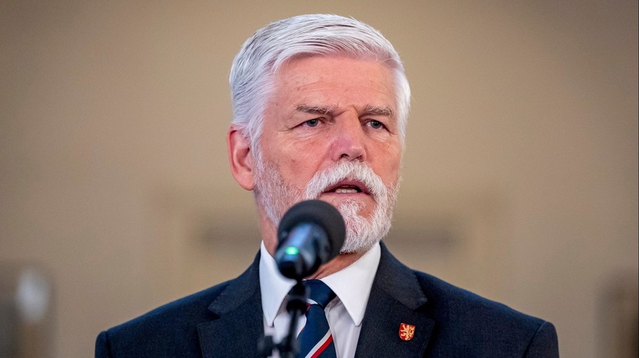 S Babišem se o židli prát nebudu. Na summit nejedu na guláš, řekl Pavel