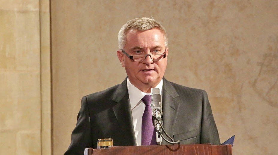 Kancléř Mynář měl lobbovat za podání stížnosti v kauze Lány