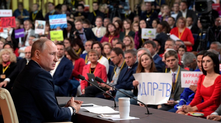 Putinova dlouhá řeč: Vznik Ukrajiny byla chyba, Lenin zůstane, kde je