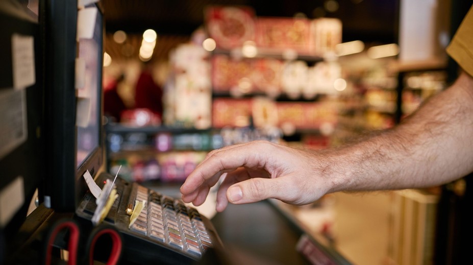 Khách hàng sốc với giới hạn tại quầy tự phục vụ: Tôi tưởng đó là lỗi