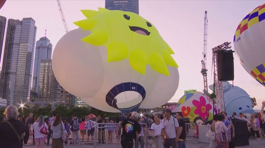 V Hongkongu se koná festival horkovzdušných balónů. Dorazily týmy z celého světa