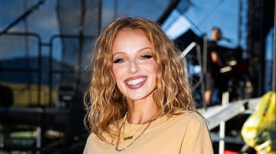 Zpěvačka Sima je zasnoubená. Fanouškům se pochlubila prstenem