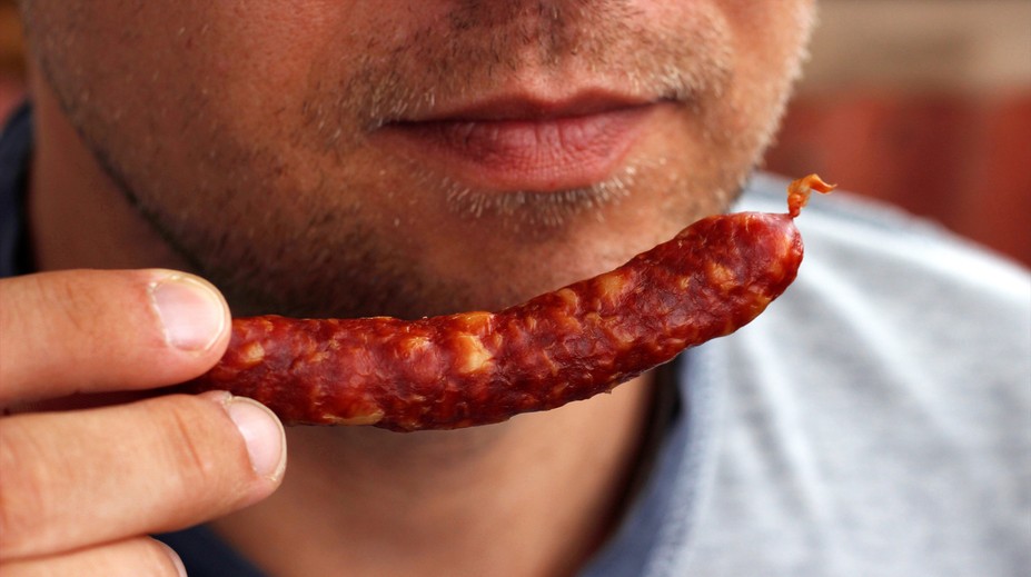 Cảnh báo về xúc xích tỏi tây: Phát hiện vi khuẩn có thể gây nguy hiểm tính mạng