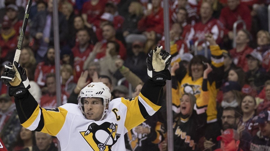 Crosby má 800. nahrávku, Matthews dotahuje Pastu. Kämpf skóroval