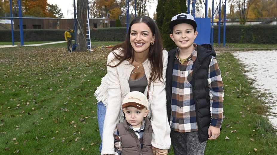 Jitka Boho tiết lộ tài năng âm nhạc của cô con gái nhỏ