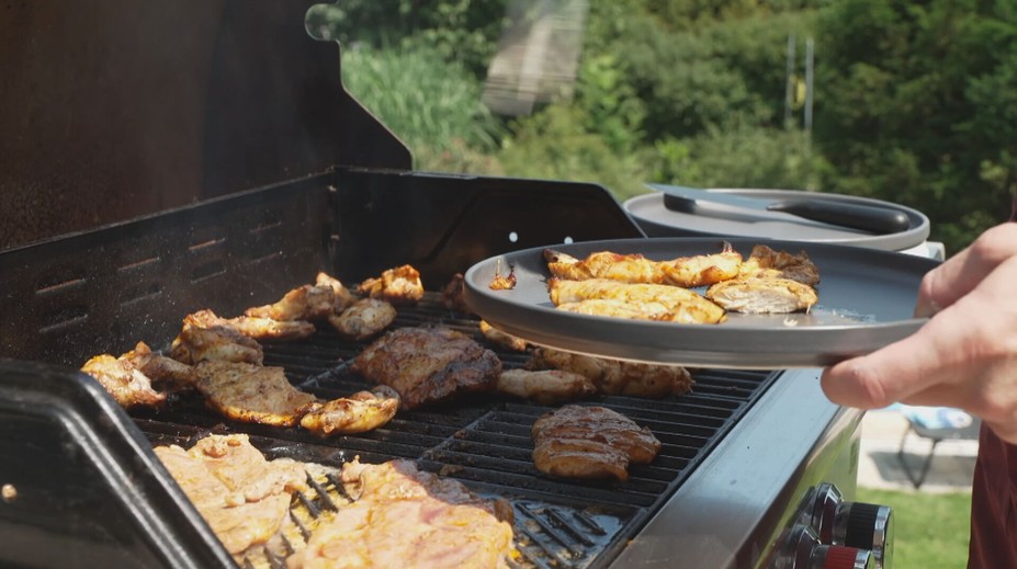 V grilování patří Češi k evropské špičce. Za suroviny utratíme tisíce korun