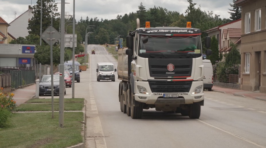 Lidé z Lišova chválí obchvat města. Ubylo hluku a silnice jsou bezpečnější