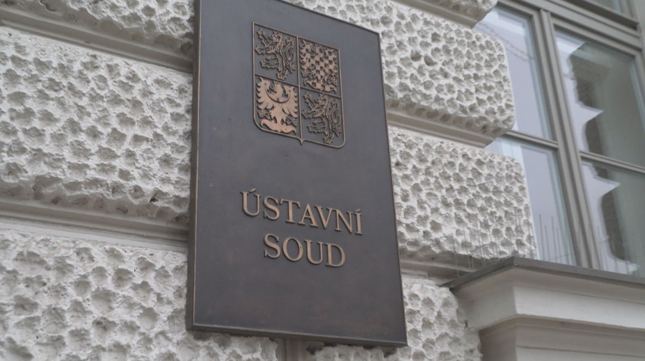 Stát vrátí soudcům přes 800 milionů korun i s úroky, rozhodl Ústavní soud