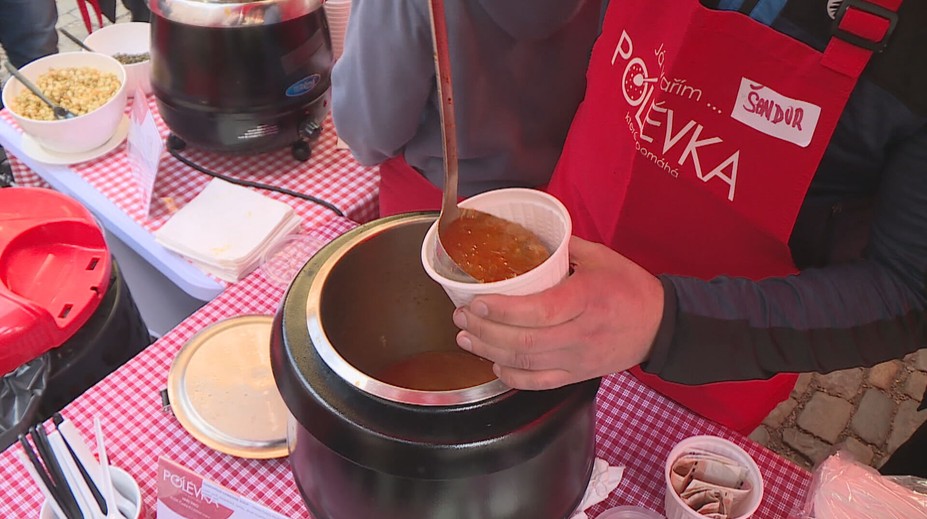 V Krumlově uspořádali charitativní akci. Výtěžek půjde na pomoc cần thiết