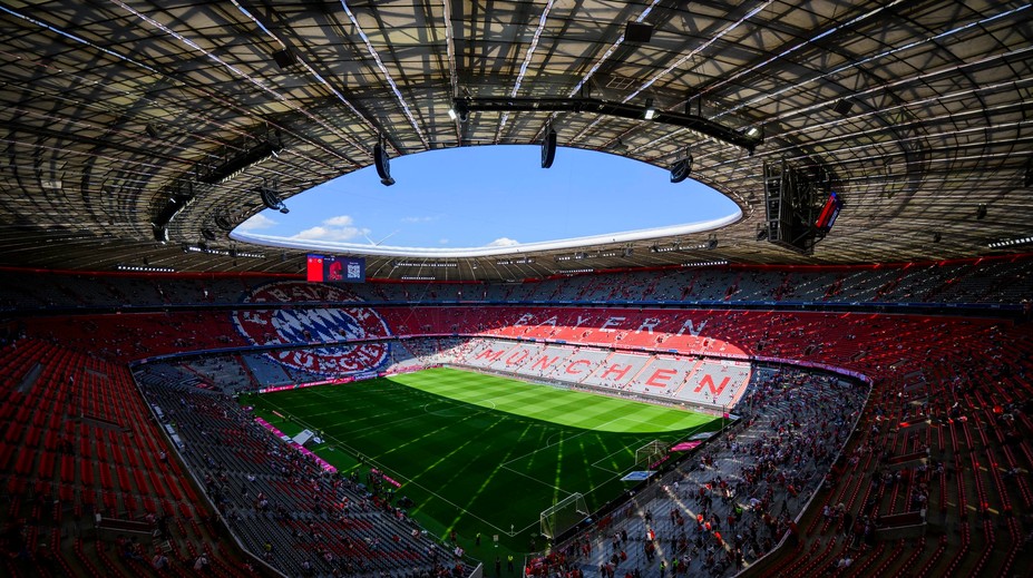 Tragédie během finále LN. Fanoušek zemřel po pádu v Allianz Areně