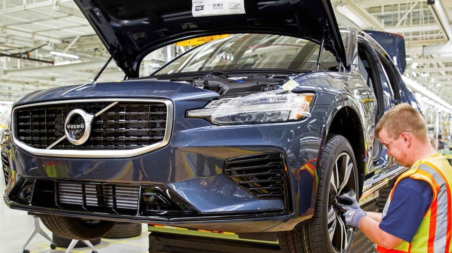Volvo věří elektrice. Vývoj spalovacích motorů pouští Číňanům