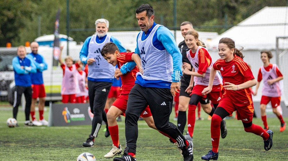 Figo proháněl na Žižkově české děti. Poborský zkoušel legendární lob