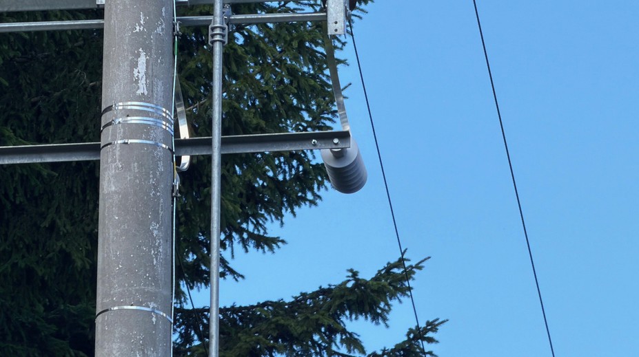 Neštěstí na Náchodsku. Elektrikář zemřel po zásahu proudem