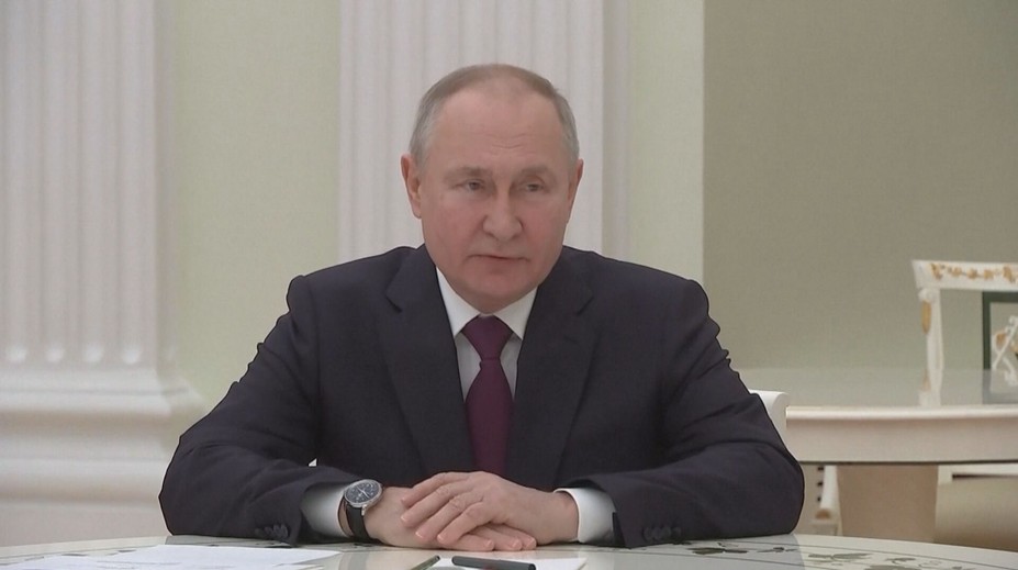 Bývalý premiér Johnson: Putin mi před rokem vyhrožoval raketou