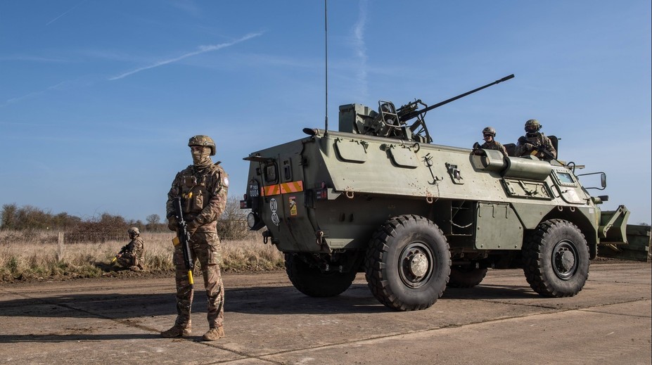 Francie se připravuje na válečnou ekonomiku. Do obrany půjdou miliardy