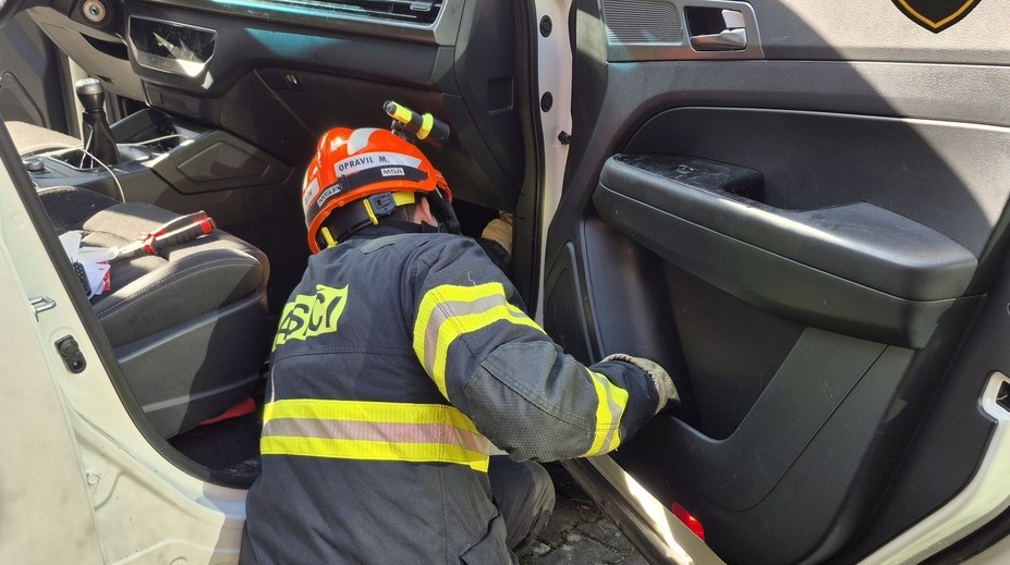 Muž ze Zlína se po pár dnech vrátil k zaparkovanému autu. Šokovalo ho, co našel uvnitř