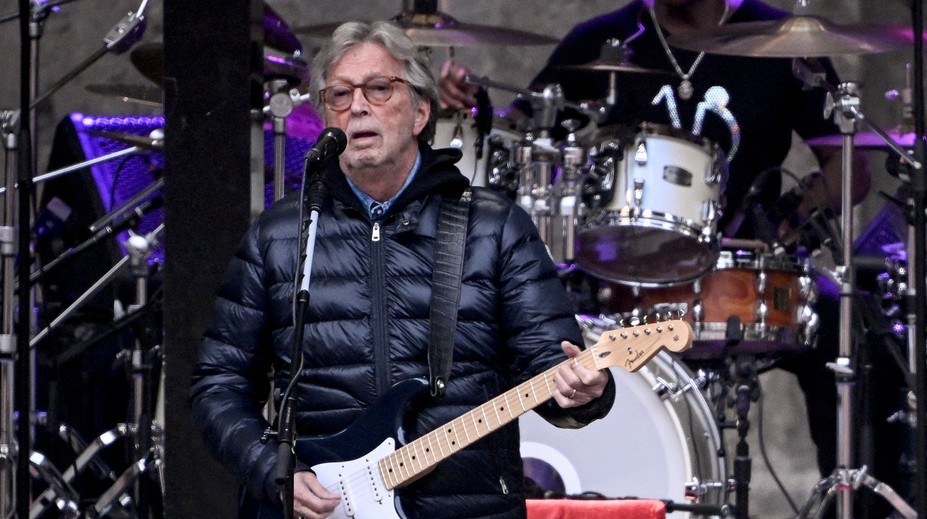 Lidé utratili tisíce za koncert Claptona. Zuří, že ho skoro neviděli