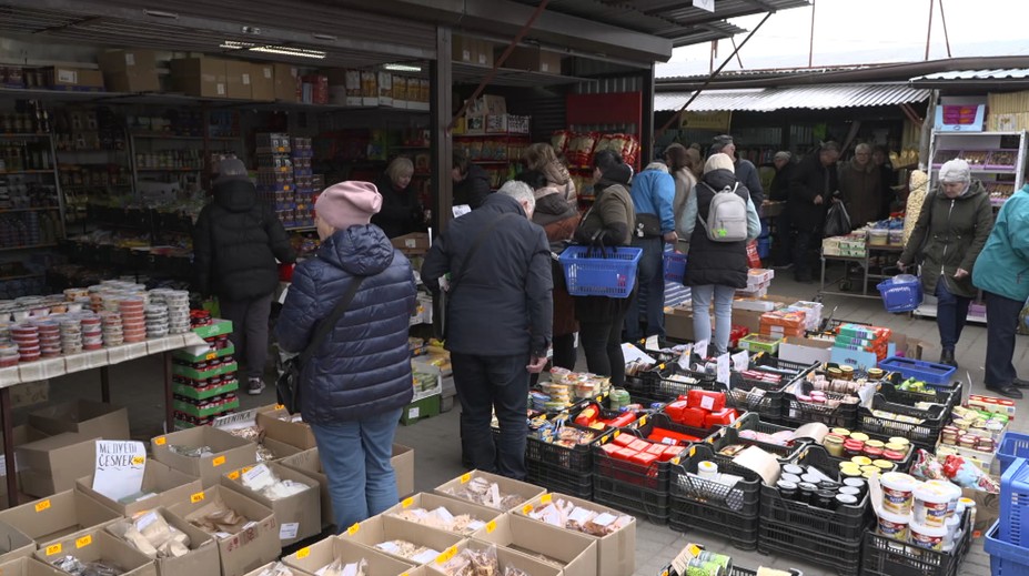 Spousta Čechů stále míří na nákupy do Polska. Ušetří hlavně na celoročním zboží
