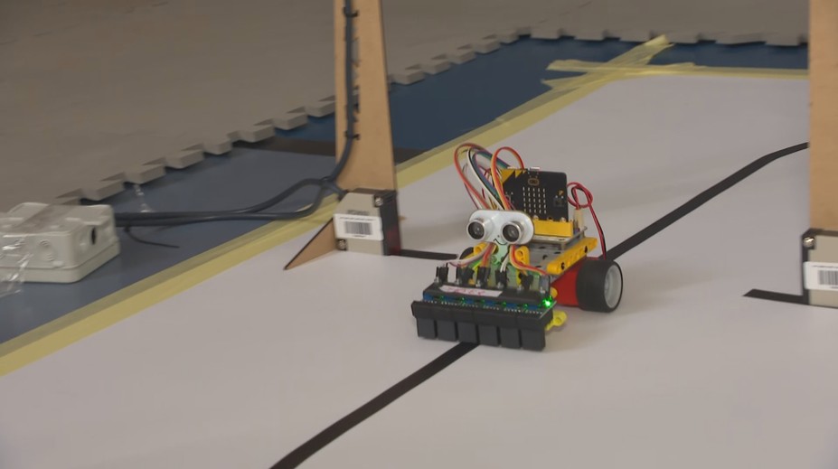 V Praze se utkají studenti a žáci s roboty. Sami je sestavili a naprogramovali
