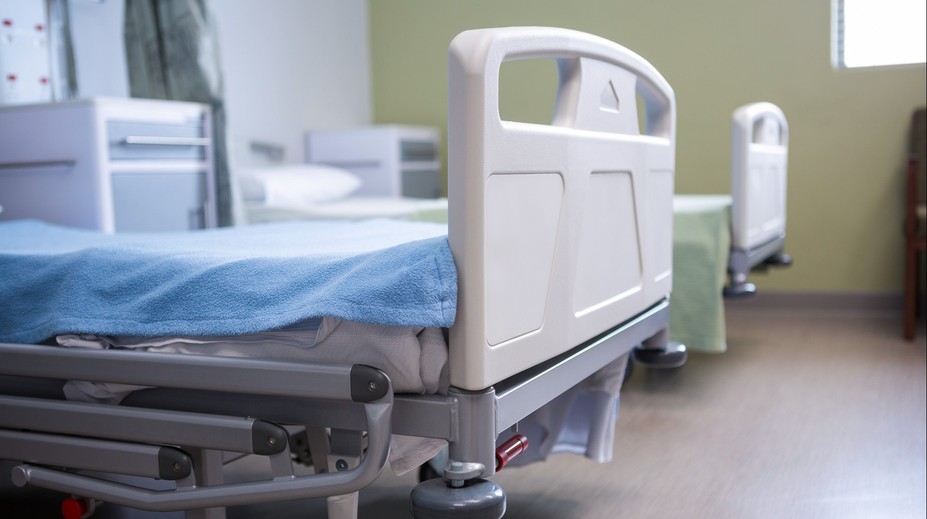 Holčička je kvůli hračce v umělém spánku. Vypálilo jí to díru do jícnu, pláče matka