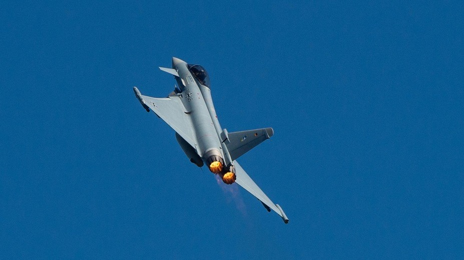 Na severu Německa se srazily dvě stíhačky! Jeden pilot zemřel