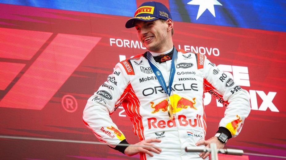 Fittipaldi: Verstappen nese Red Bull na zádech, připomíná Sennu