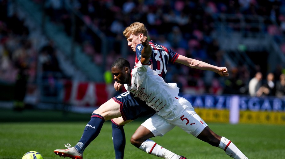 AC Milán zahazoval šance a v Boloni pouze remizoval. Inter padl