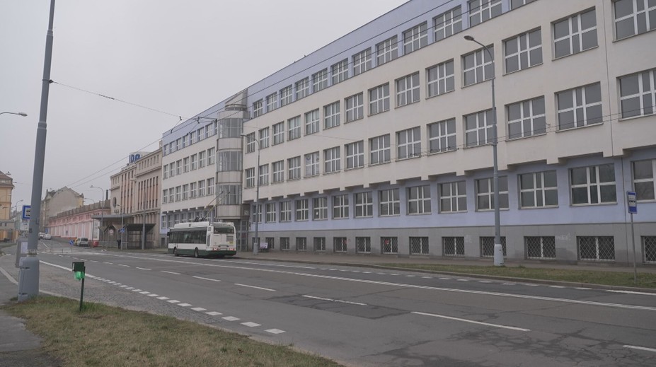Univerzita v Plzni chce prodat budovu Škodovky. Zájemci se mohou hlásit na konci března