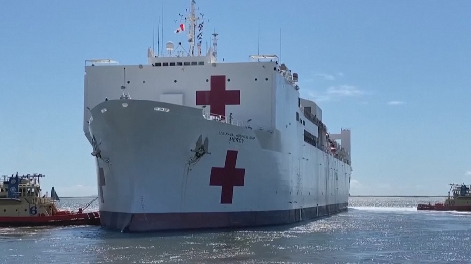 Trump vyslal do Grónska nemocniční loď. Máme bezplatnou péči, vysmálo se mu