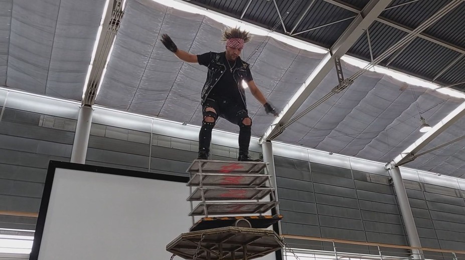 Cirkusový artista zvládl nebezpečný kousek a pokořil český rekord
