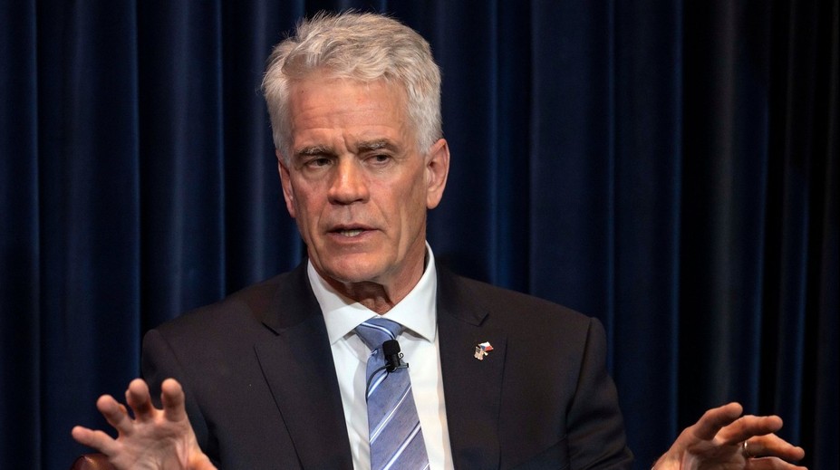 Đại sứ Mỹ cảnh báo Czech về việc giảm chi tiêu cho quốc phòng