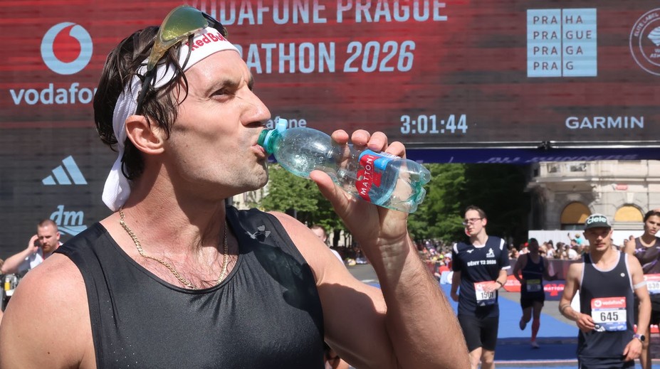 Fuksa zvládl šílenou výzvu. Olympijský vítěz uběhl maraton pod tři hodiny