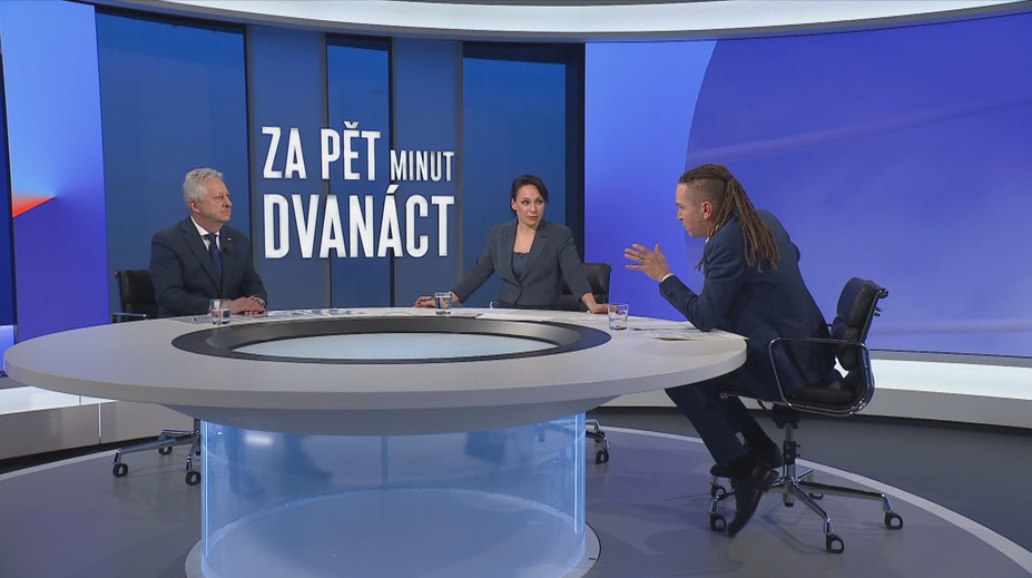 Zůna và Bartoš có ý kiến rõ ràng: Nghĩa vụ quân sự là điều vô lý.