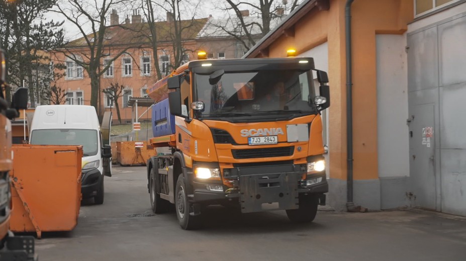 Silničářům dochází posypový materiál. Je to nejdražší zima za poslední roky, tvrdí