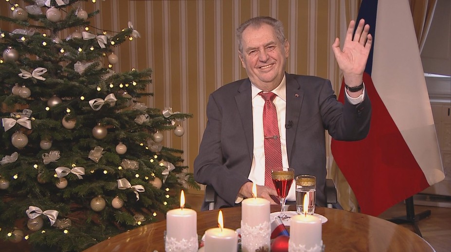 Zemanovo rozloučení je konec jedné éry, shodují se politici. Tečku prý udělají volby