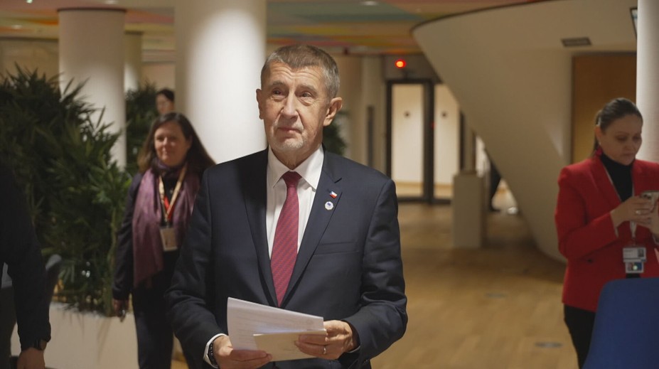 Symbol solidarity. Úřad vlády opět vyvěsí ukrajinskou vlajku, oznámil Babiš