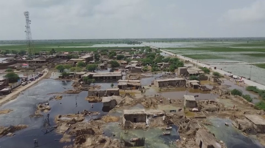 Záplavy v Pakistánu si vyžádaly stovky obětí. Škody jsou miliardové