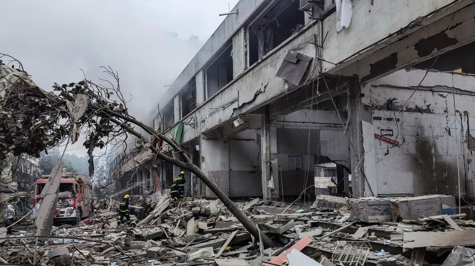 Na čínském trhu vybuchl plyn, zemřelo 12 lidí a 39 se vážně zranilo